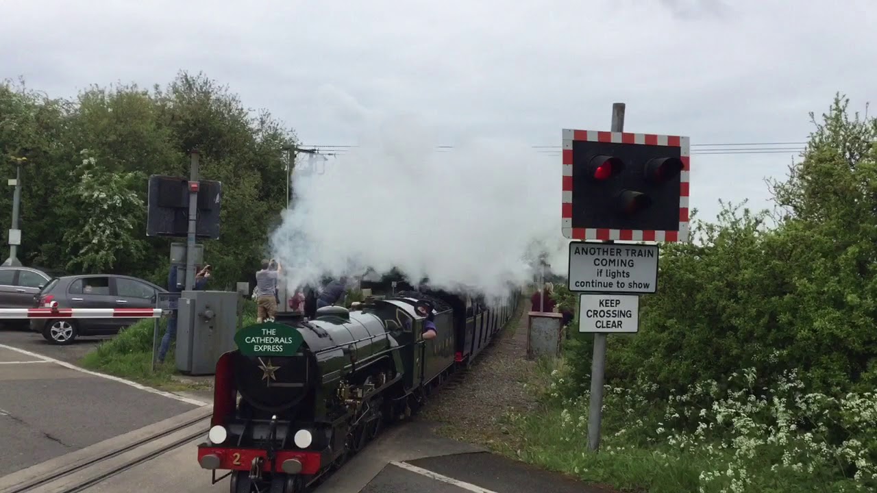 *Parallel Run* Burmash Road Level Crossing (Kent) Sunday 13.05.2018