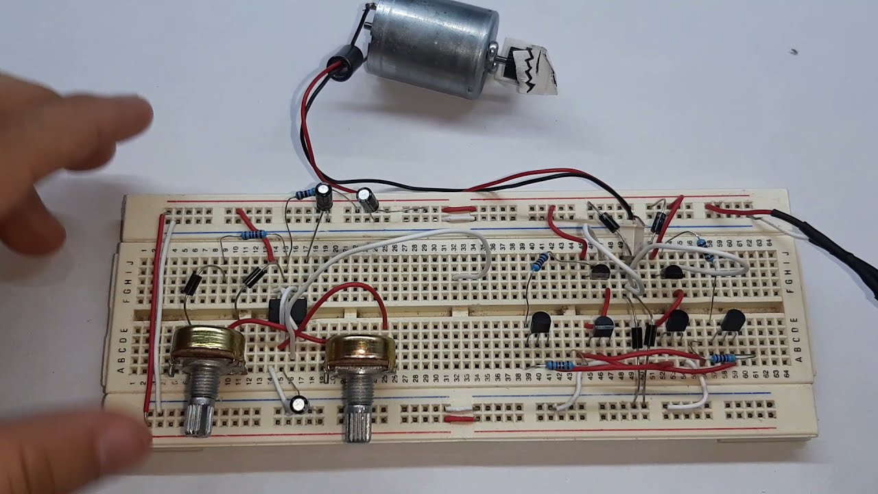 Control de dirección y velocidad de motor DC con NE555 y Puente H.