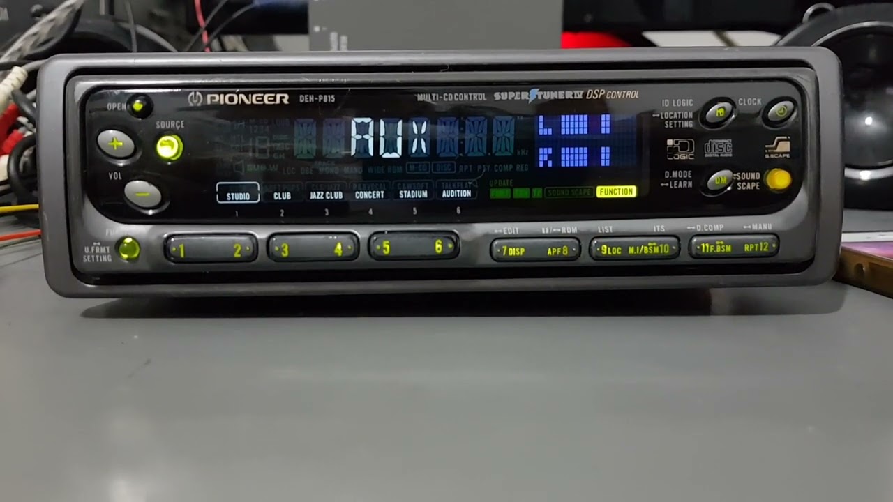 Pioneer DEH-P815 e DEQ-P800