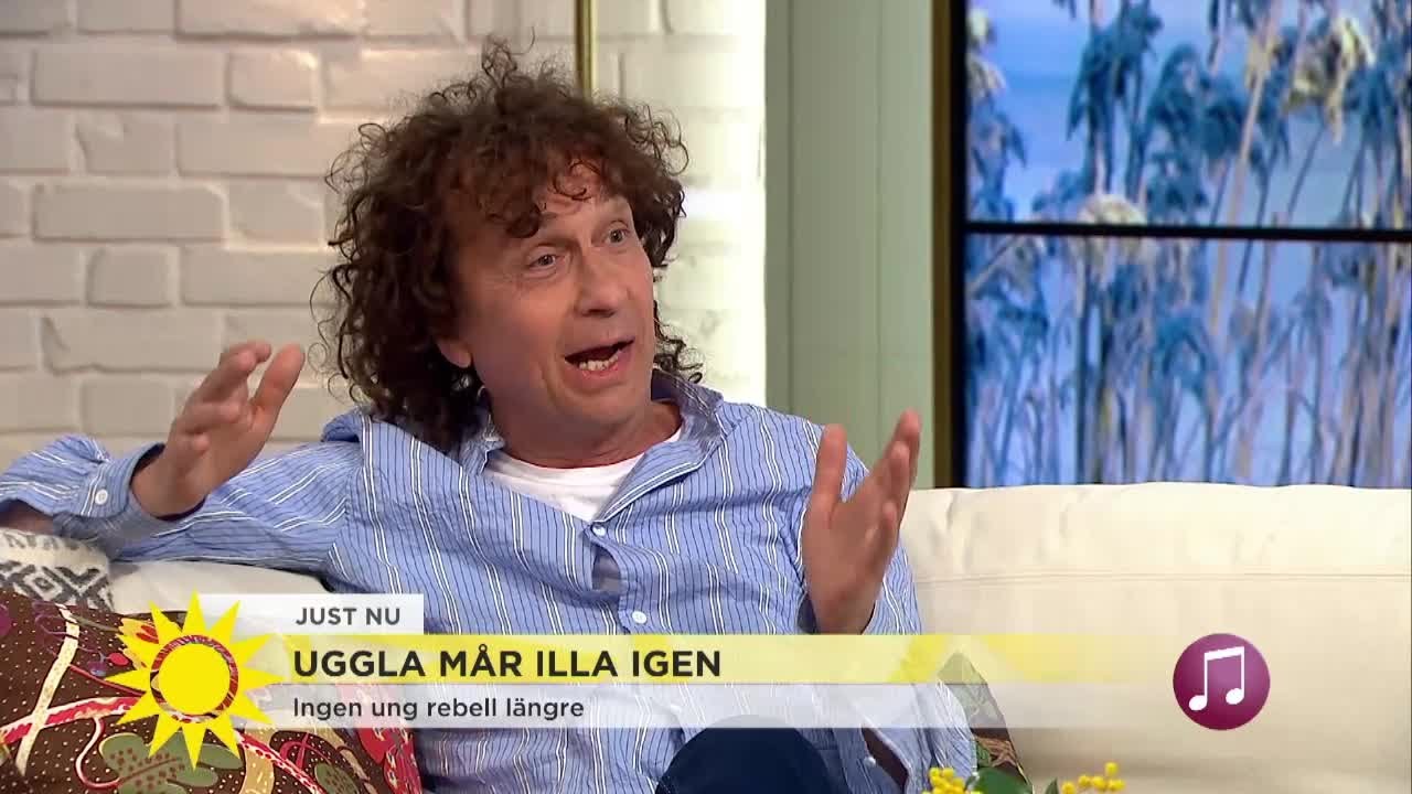 Efter 43 år på scen gör Magnus Uggla show med sina hits: 