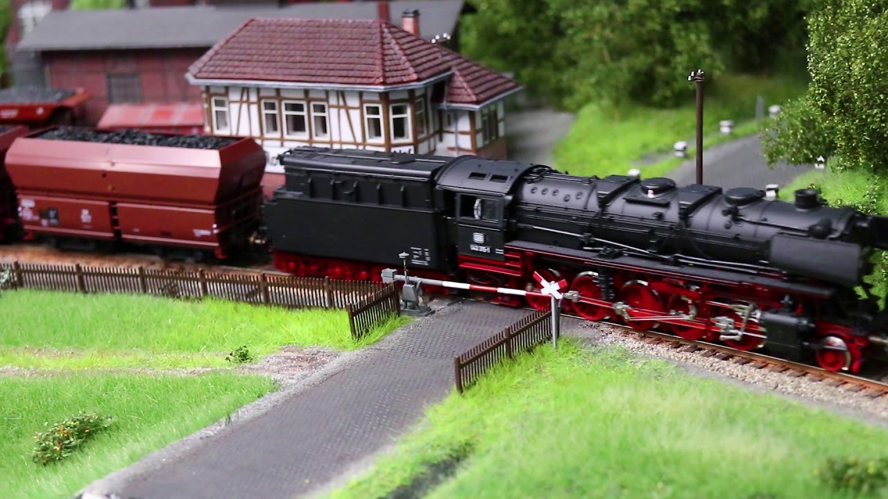 H0 Modellbahn Roco BR 43 mit Kohlenzug und echtem Sound