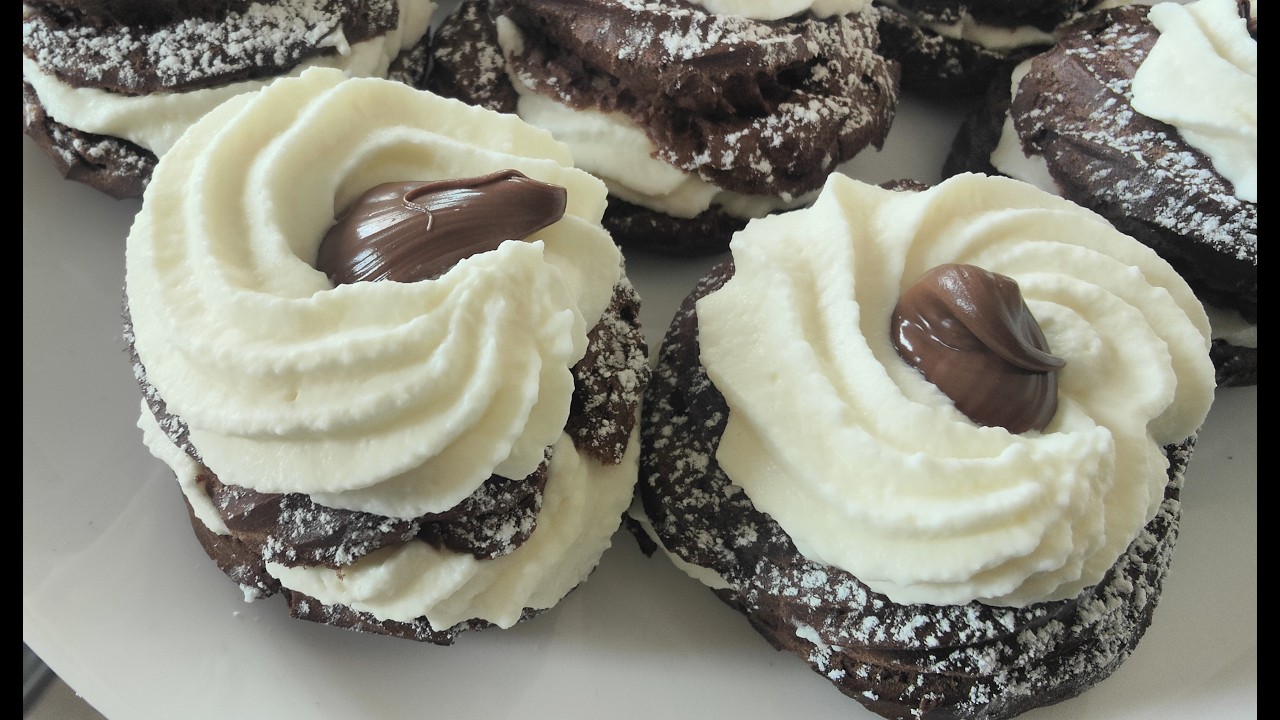 Zeppole al cacao con crema di ricotta e nutella