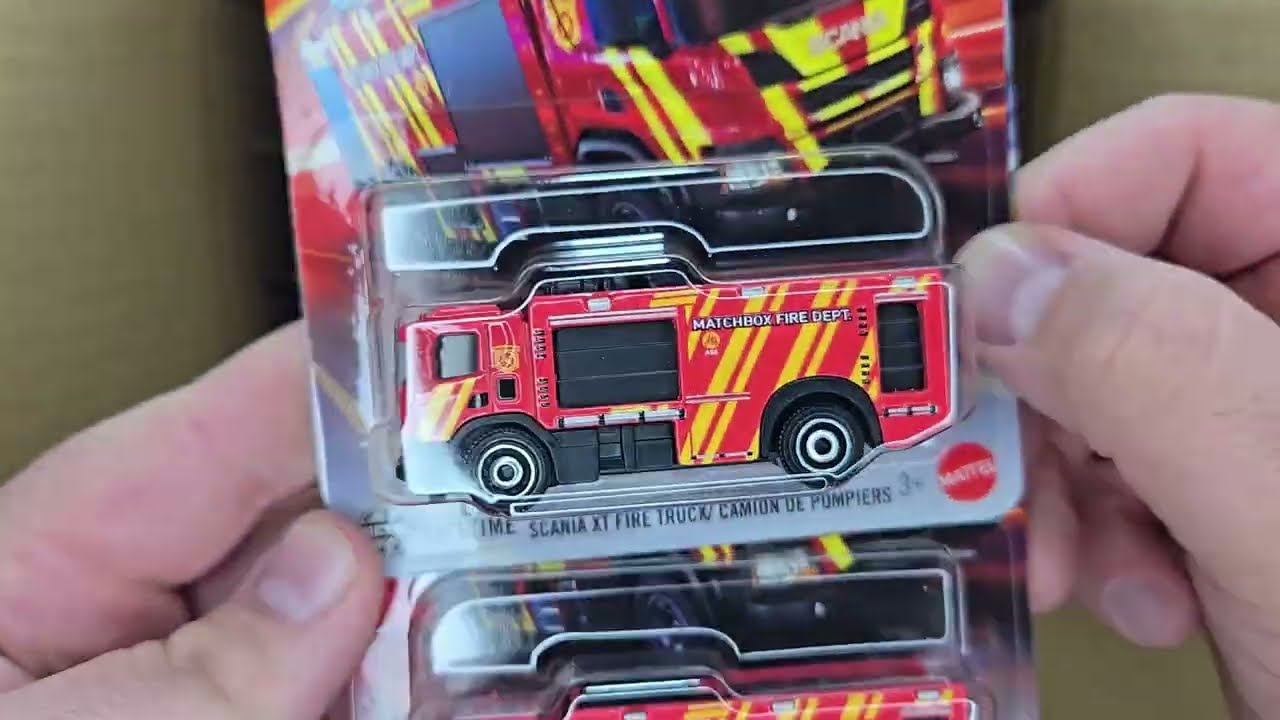 Распаковка: Matchbox Mainline 2025 года — Mix 12 — Case M — Последний кейс года