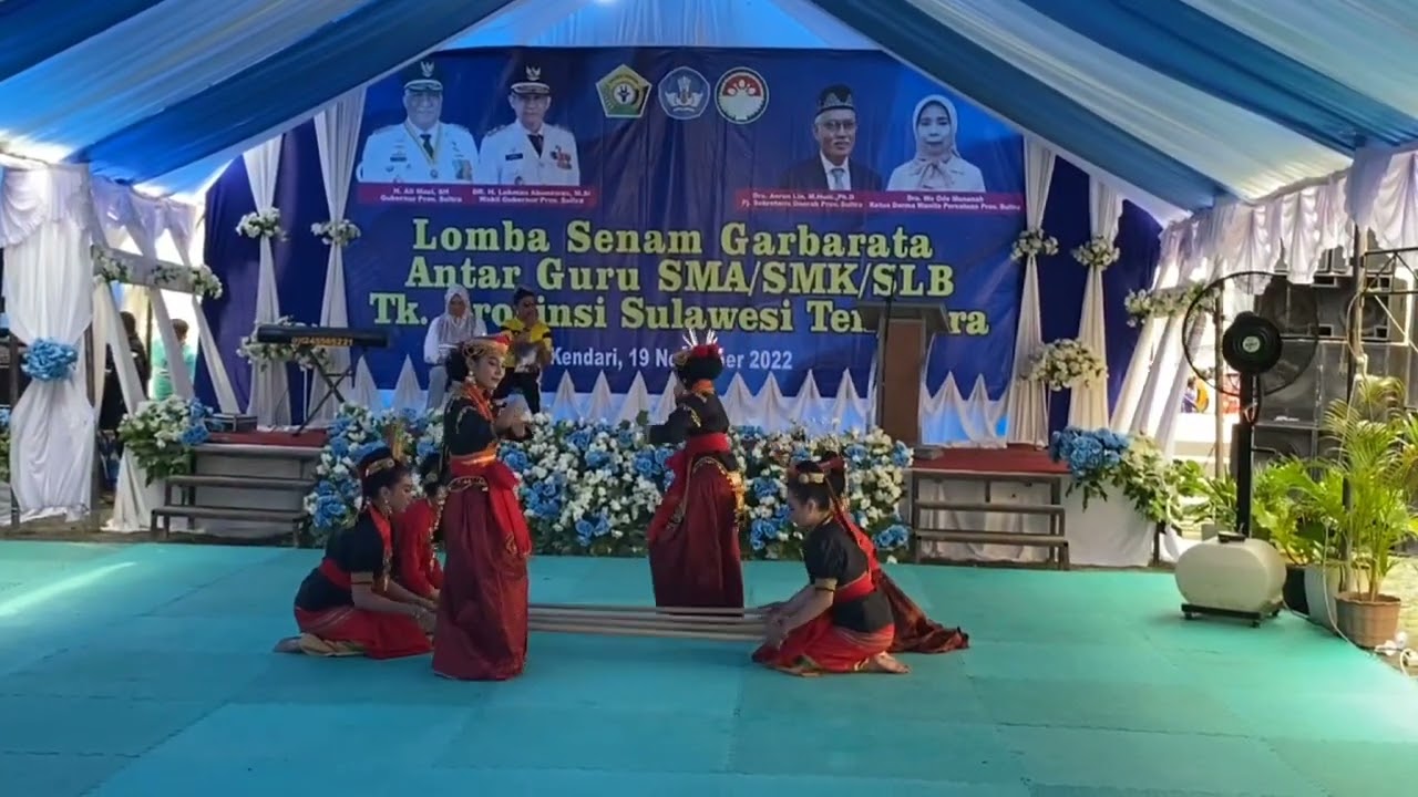 4 ethnis sulawesi tenggara dalam rangka  kegiatan lomba senam gerbarata. SASE SMKN 1 KENDARI