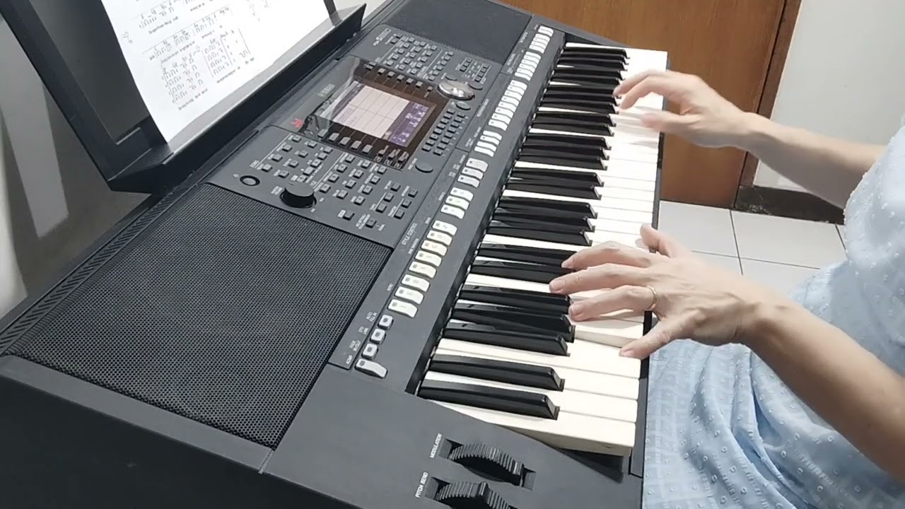 SEMESTA BERNYANYI - Herry Priyonggo (Instrumen)