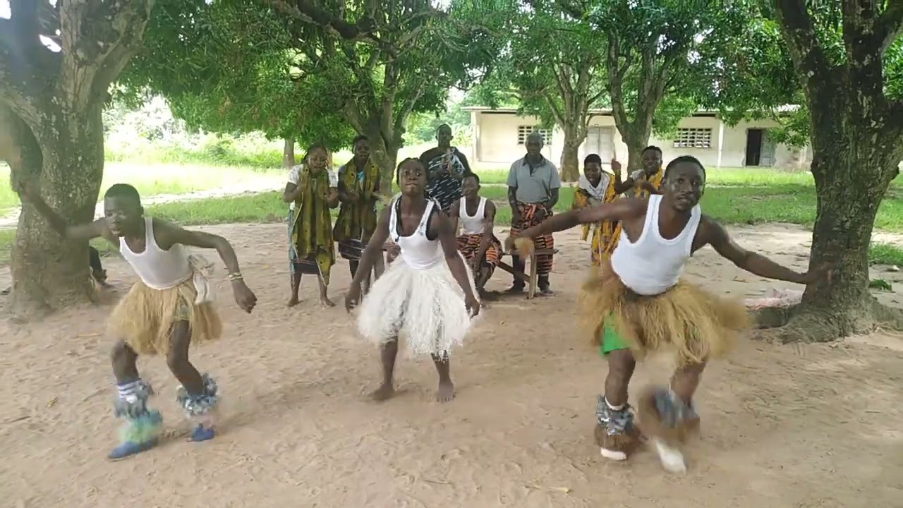LA DANSE GUEDEGUELI DE KPETEBONOU