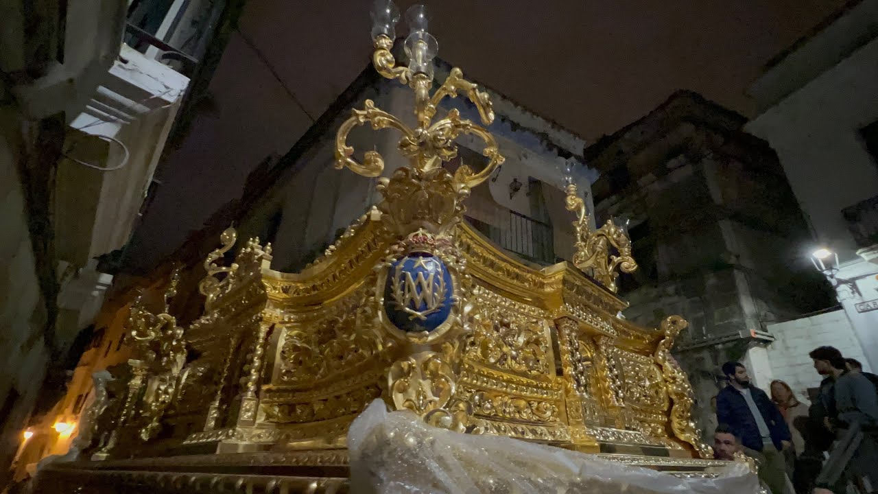 El paso de Cristo Rey, otra vez en Carpintería Baja. @cofrademania-jerez 