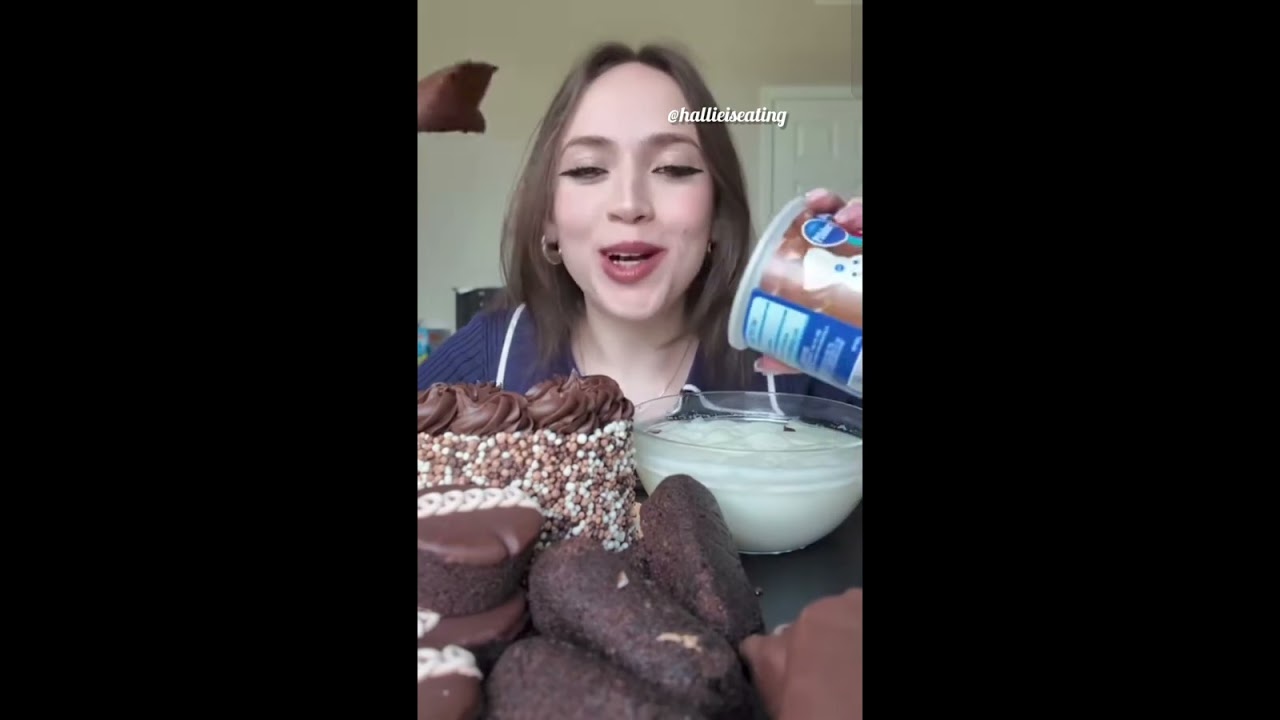 2x eating sweet dessert 🍪🍨 | chocolates 🍫 and many more 💟 @foodie_ world-g9p