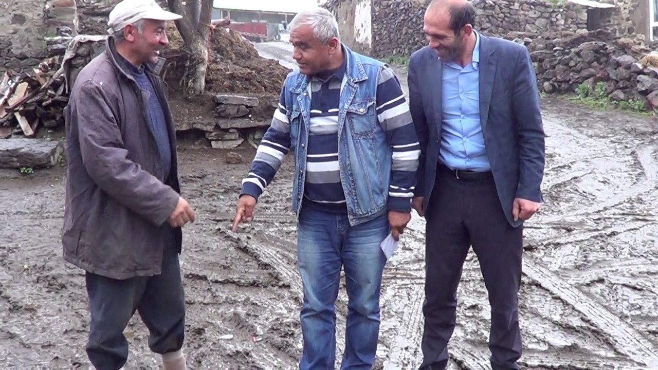 ERZURUM AŞKALE KAVURMA ÇUKURU MAHALLESİ MUHTARI DAVUT CAN, BELEDİYE BAŞKANI ŞENOL POLAT'A TEŞEKKÜR E
