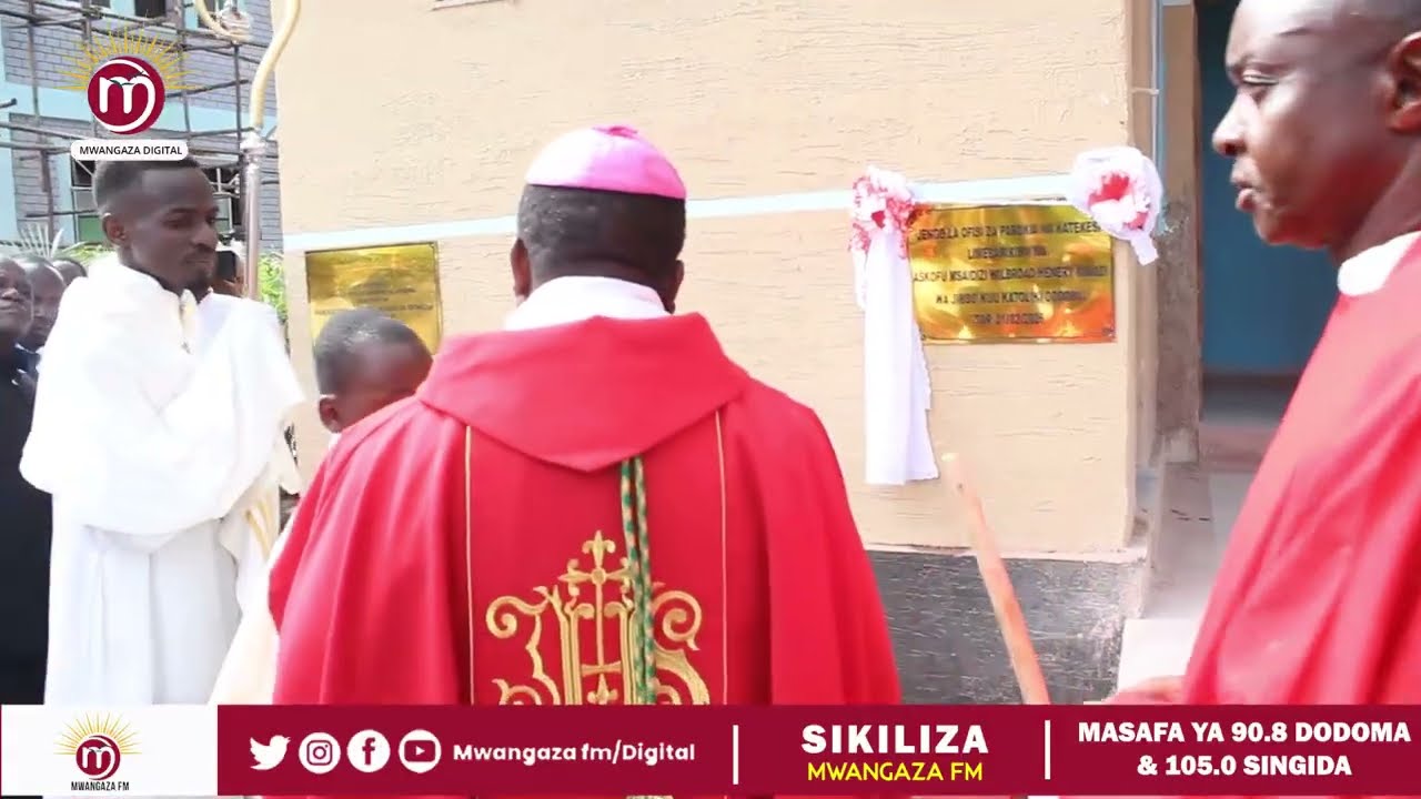 ASKOFU MSAIDIZI WILBROAD KIBOZI AZINDUA NA KUBARIKI OFISI  ZA PAROKIA YA MT YOHANE MTUME KIGAMBON