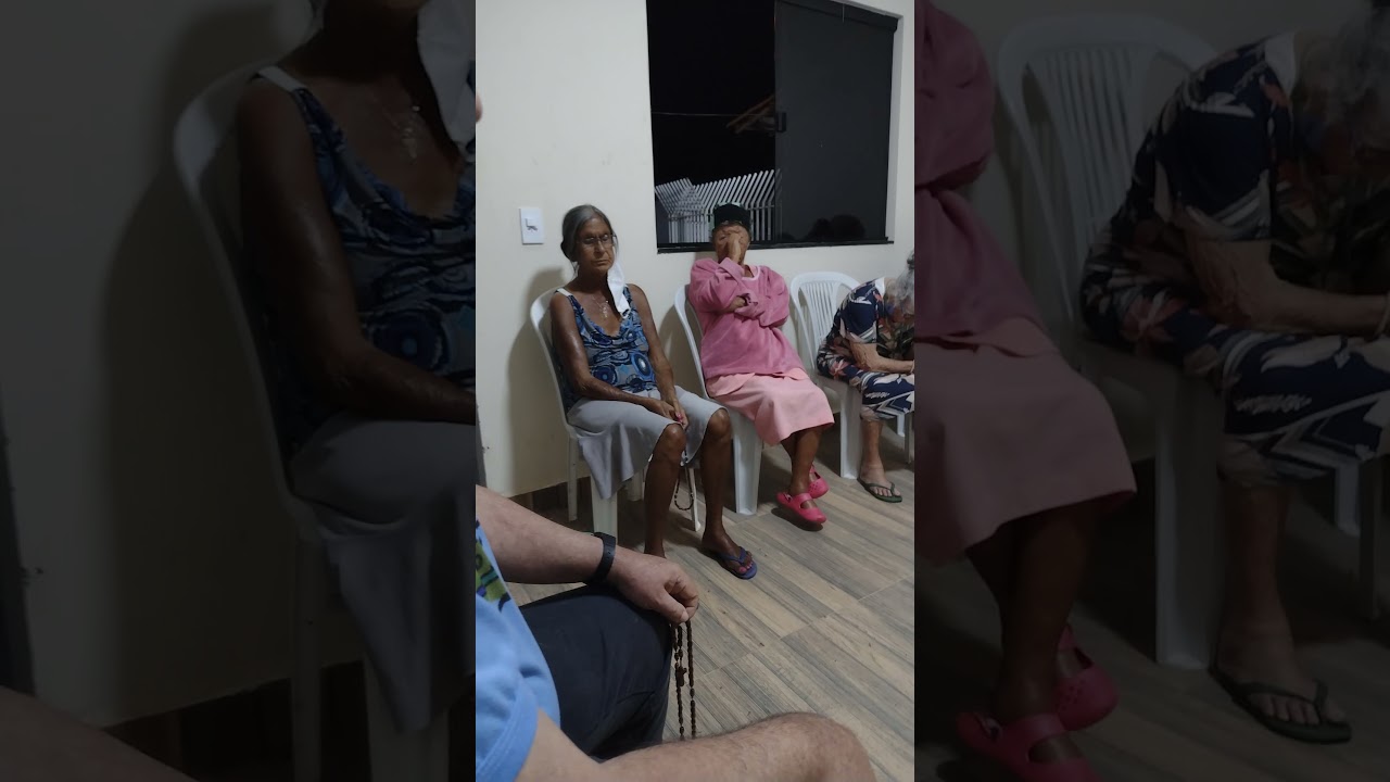 AOS VOSSOS PÉS SENHORA MINHA