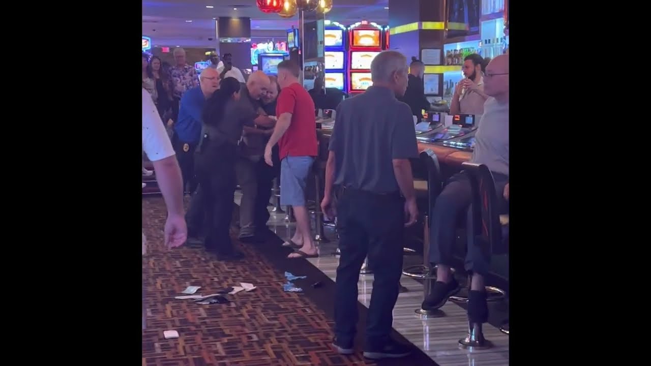 Someone get this security guard a belt Golden Nugget Casino Las Vegas Nevada #thekingofbakersfield