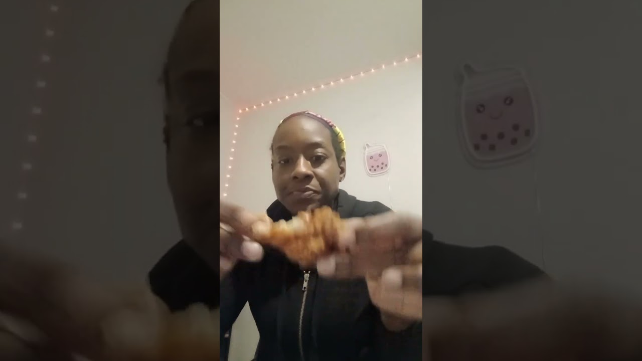 Trying Chicago's wing spot. #mukbang #subscribe #fypシ゚viral 