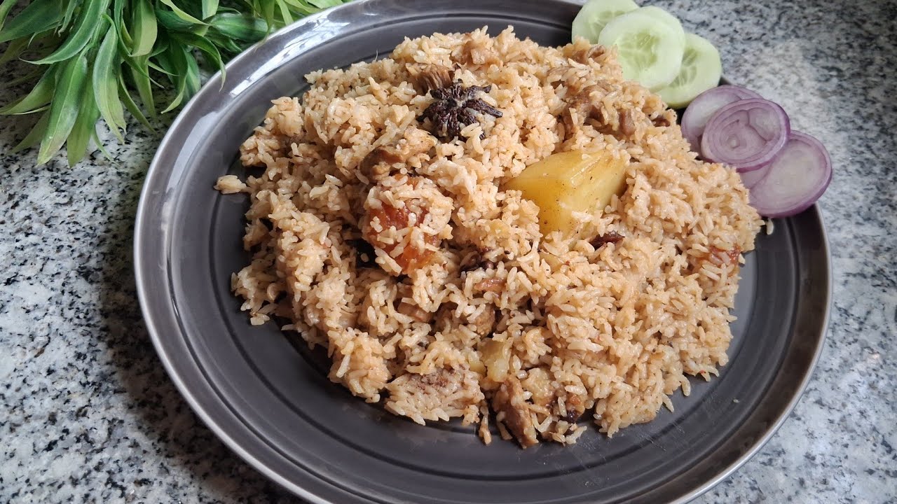 গ্যাসও বাঁচাতে হবে, আবার ভালো কিছু খেতেও হবে তাই দুপুর বা রাত্রে এখন এইসব one pot meal ই ভরসা😍