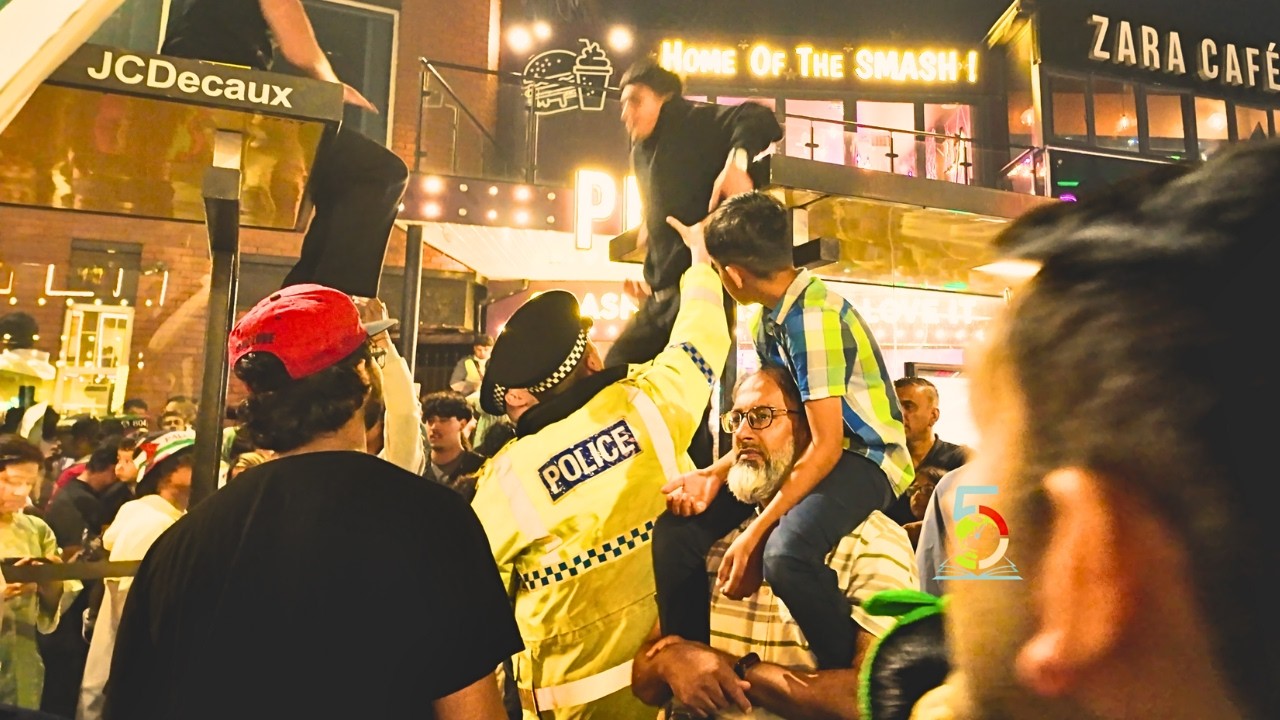 [4K] CHAOS IN MANCHESTER AT PAKISTAN INDEPENDENCE DAY CELEBRATIONS ON WILMSLOW ROAD 2025