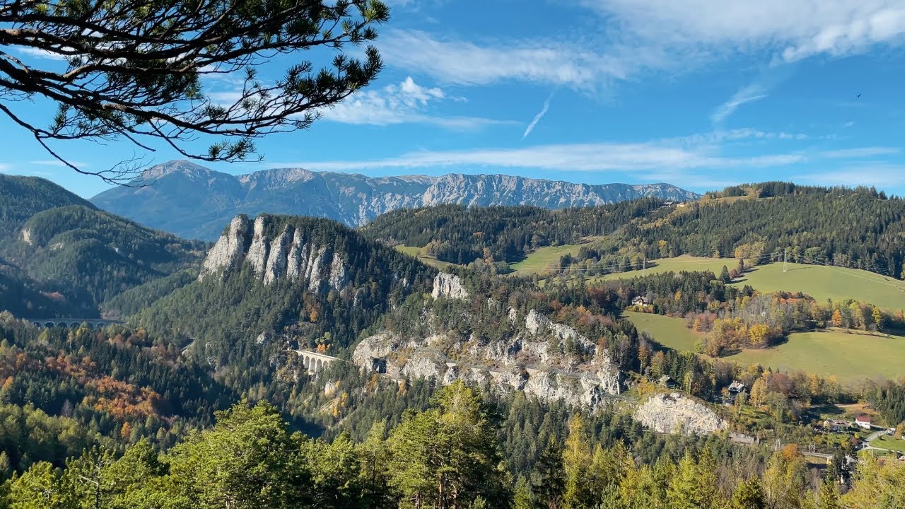 Solo Hiking 20 Schilling Blick Semmering. Aussichtsturm auf der Doppelreiterwarte