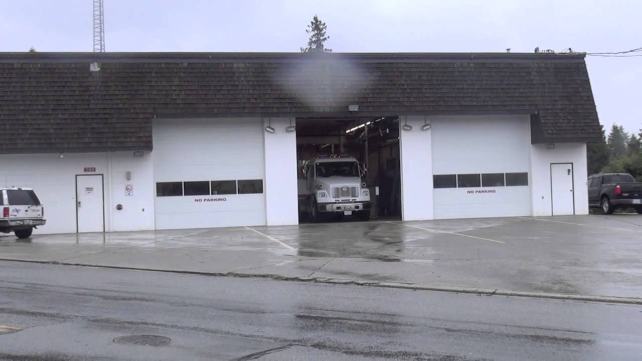 Gibsons Fire Engine 1, Engine 3 & Rescue 1 Responding