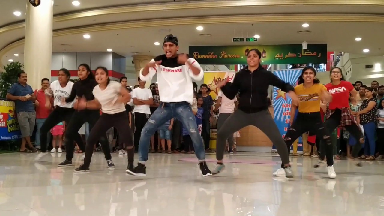 Safeer Mall | FLASH MOB | BEST TV audio launch | Sharjah | UAE | BY 'Just dance crew'