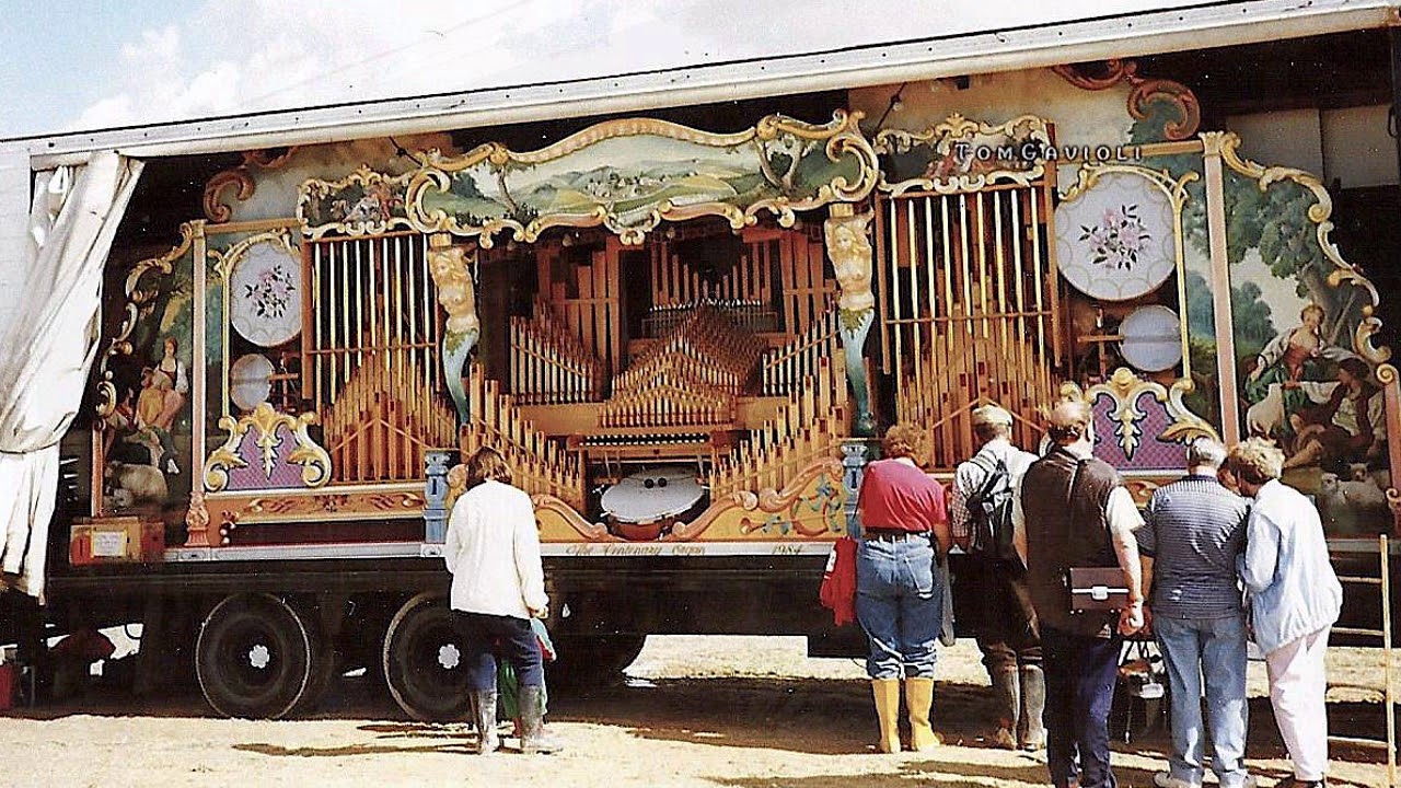 The Skater's Waltz - Ex: Tom & Susan Varleys 115 Key Verbeeck 'Centenary Organ'