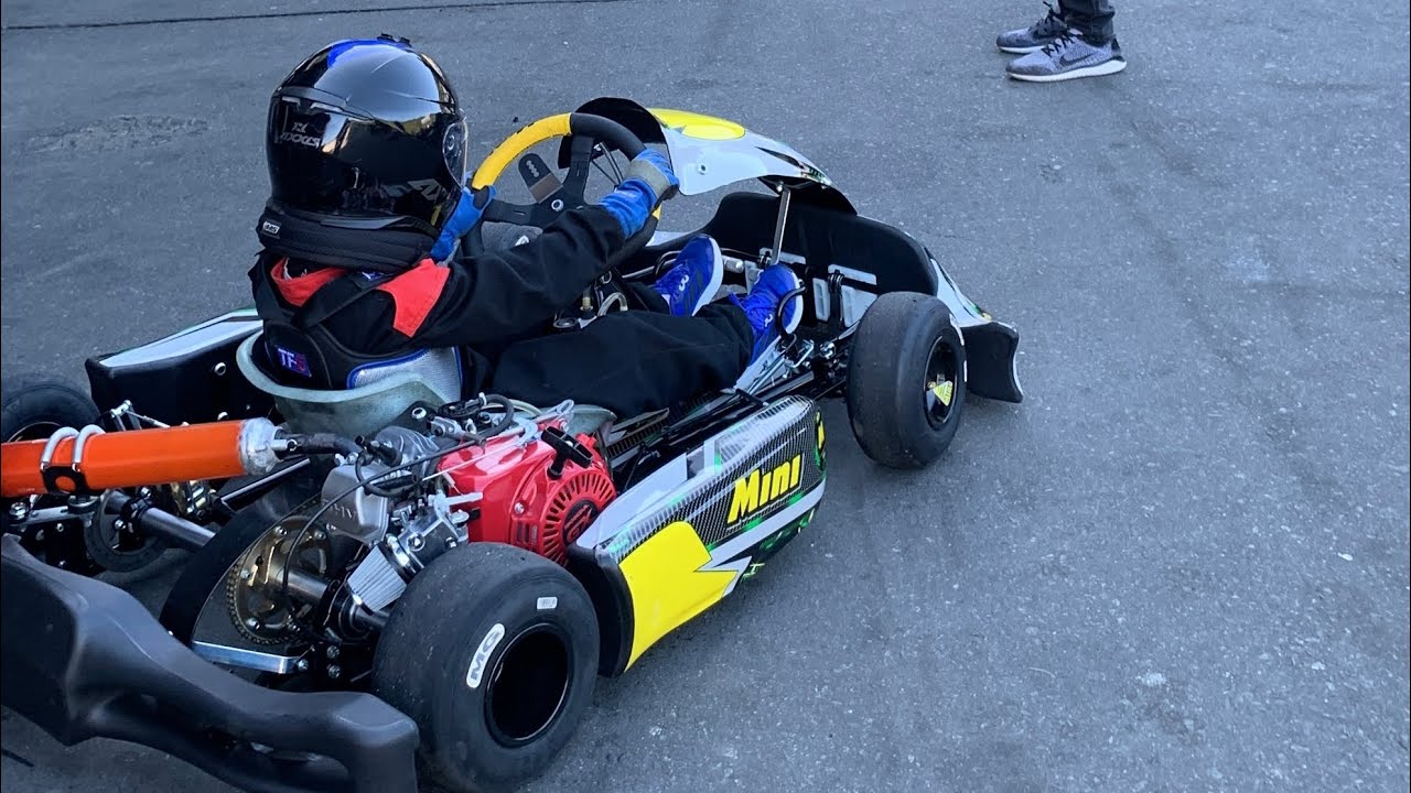 Primeiro Treino no Frio com o Novo Kart Mini! | Vitor na Pista