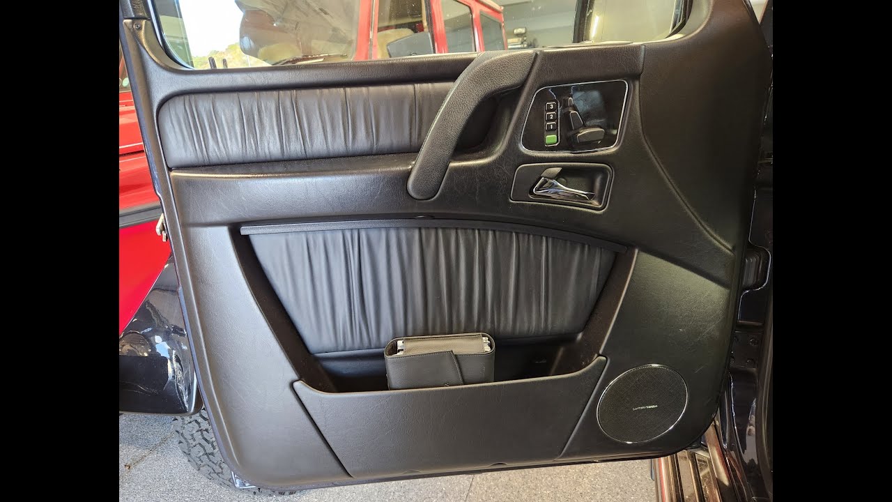 Mercedes G 463 - removing door card and speaker replacement
