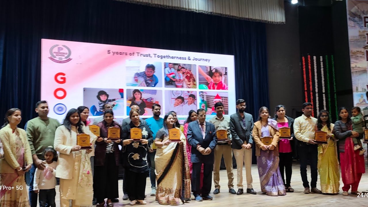गणतंत्र दिवस बच्चों के उज्ज्वल भविष्य की ओर एक कदम। पाइनवर्ल्ड स्कूल गीतांजलि ऑडिटोरियम उदयपुर 