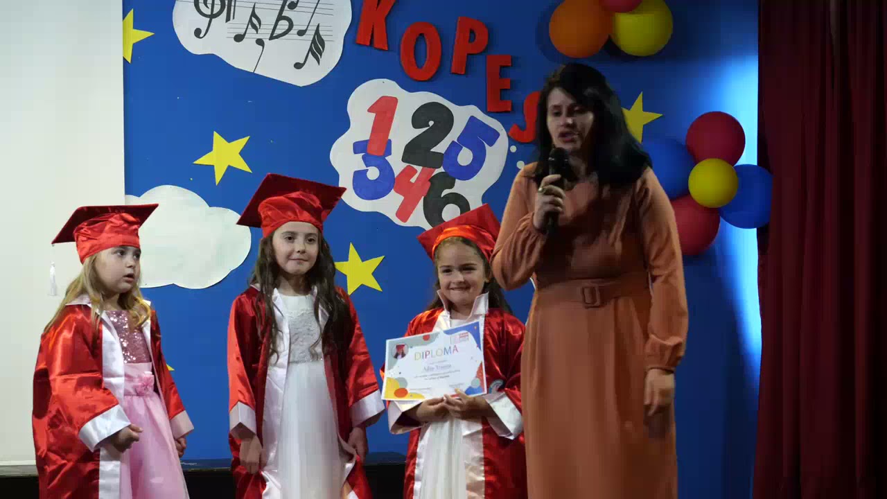 Momente nga grupet e kopshtit - Festa e 1 Qershorit