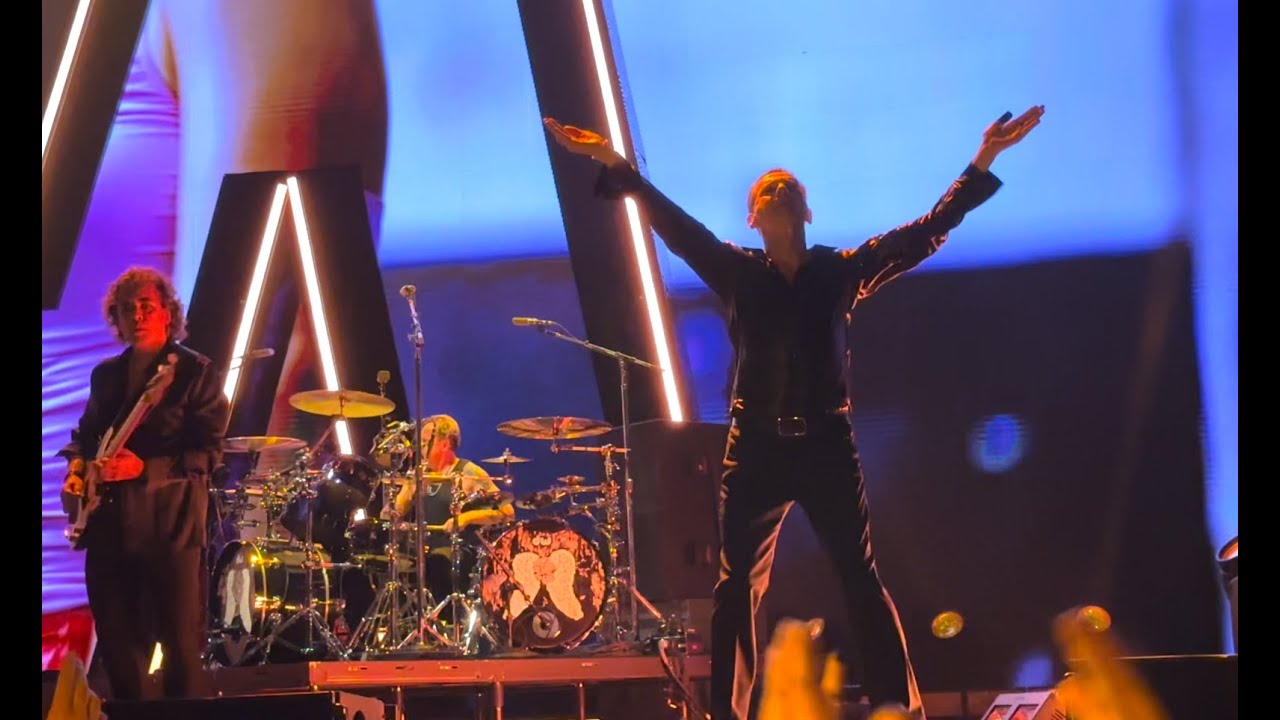Depeche Mode - A Pain That I'm Used To | Memento Mori World Tour (Ziggo Dome Amsterdam 18-05-2023)