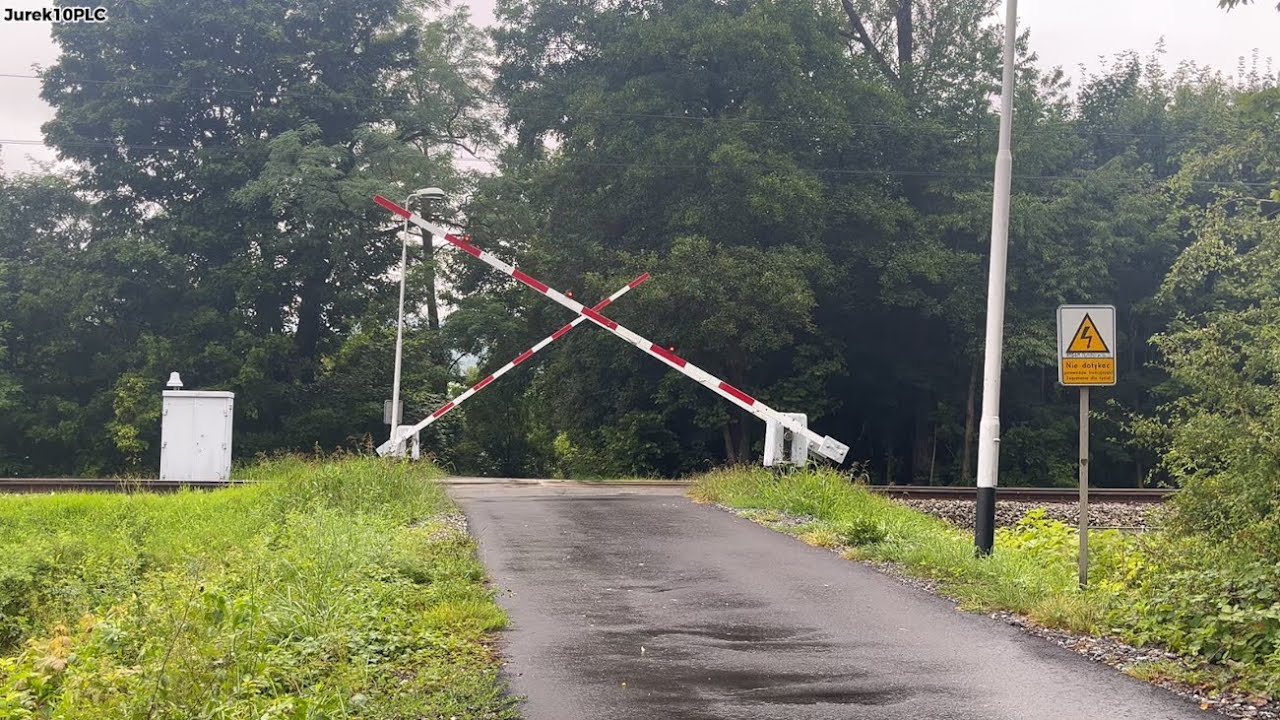 Przejazd kolejowy Domaszków, ul. Górna // Polish Railroad Crossing