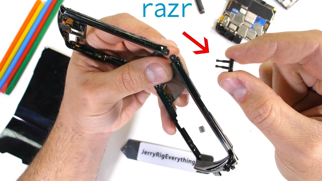 2020 Moto Razr Teardown! - Better Hinge than the Z Flip?