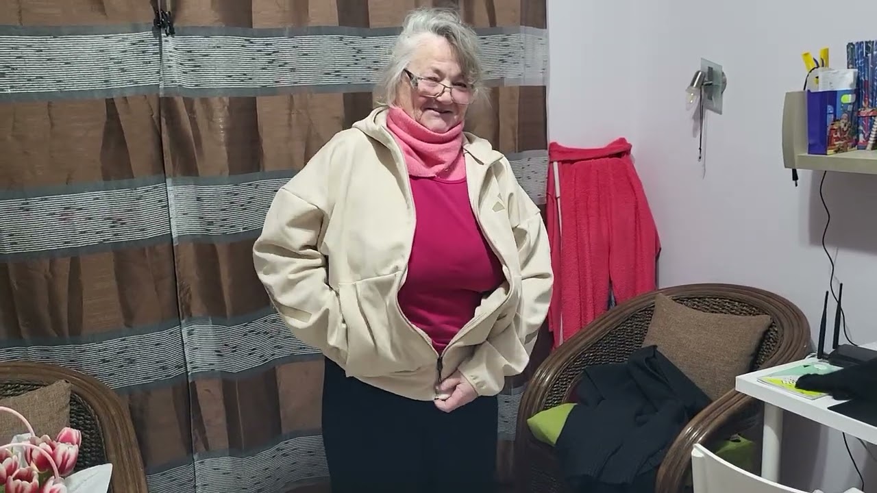 Невестка надарила кучу вещей!!! Но не понимаю оставлять или нет???