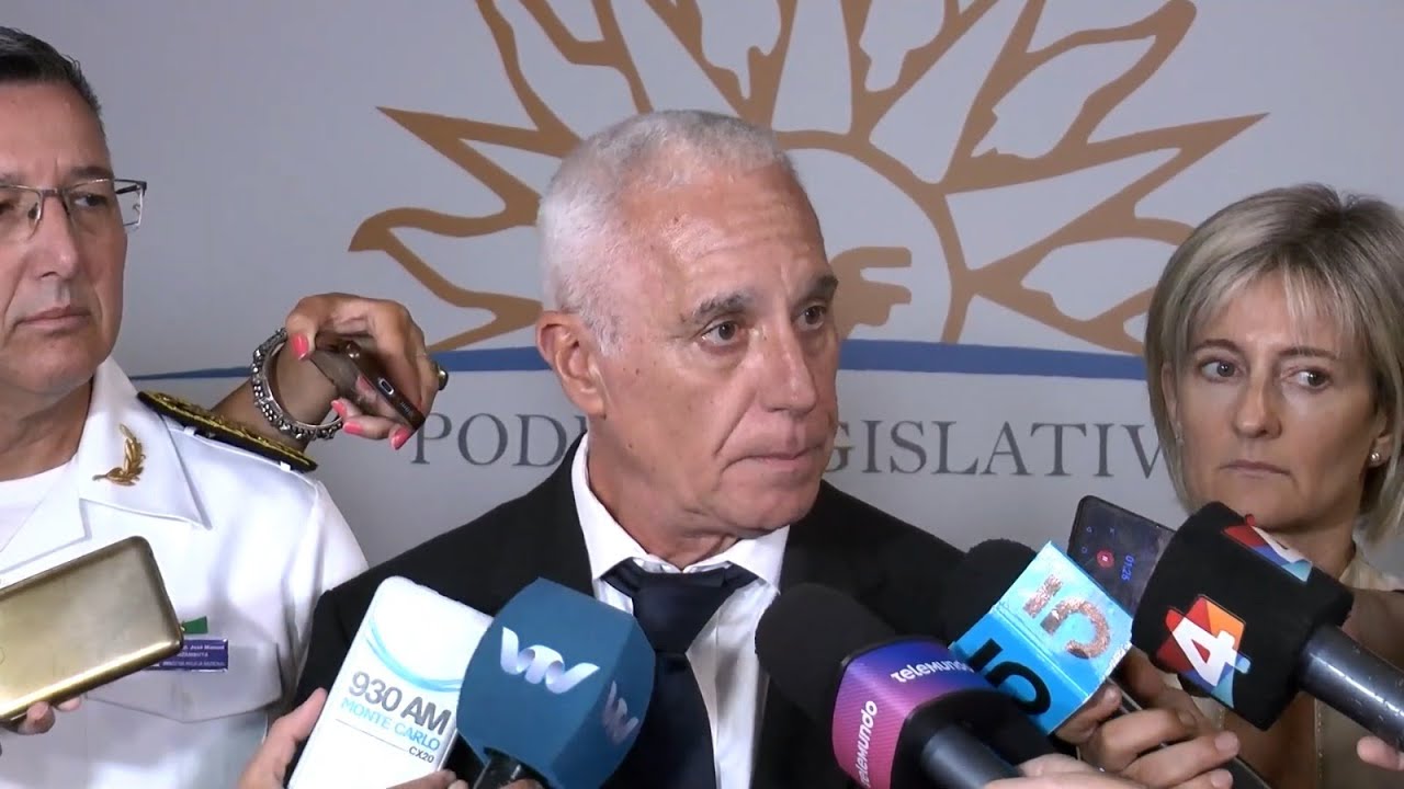 Rueda de prensa Ministro del Interior en Parlamento