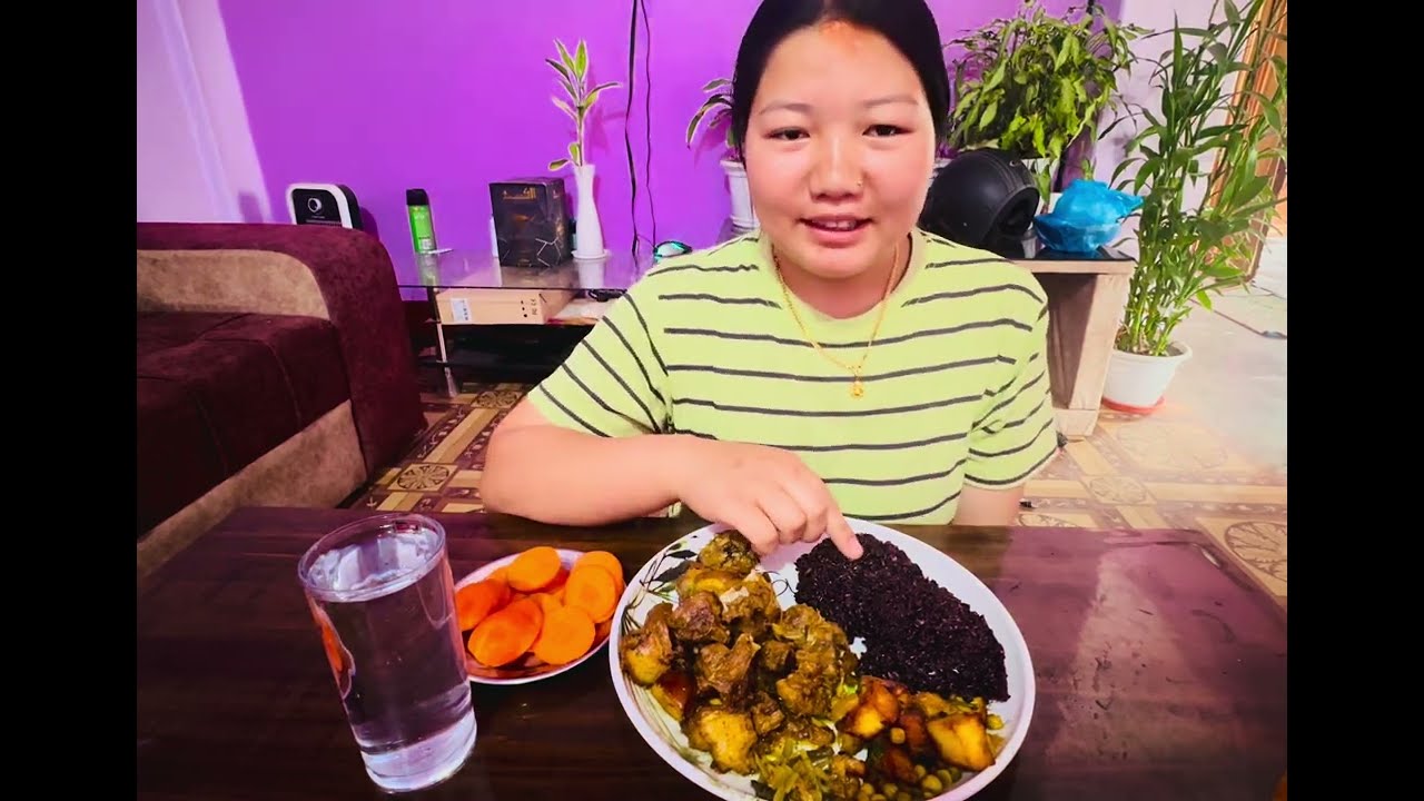 First time trying Black rice🍚 with Local Pork meat 🥩 iand veg curry#mukbang #pokrlovers