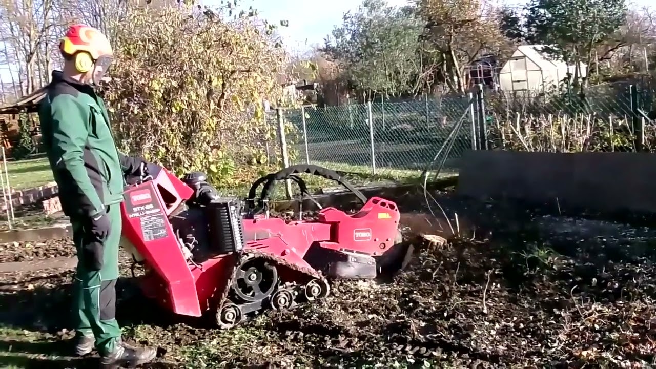 Baumstumpffräsen Stubbenfräsen Wurzelfräsen mit der Baumstumpffräse Toro STX-26 in Bergisch Gladbach