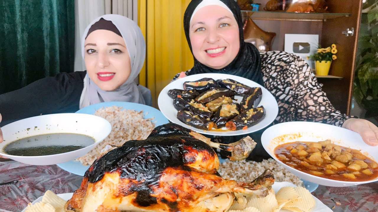 تحدى آكل دجاجه 🐓مشويه والطبيخ المصرى 🥘 والعقاب غرق🥂