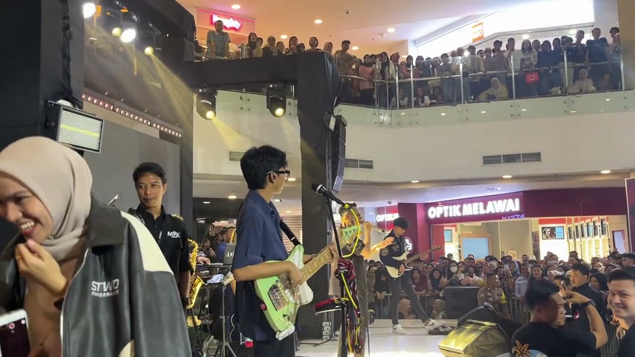 Mario G Klau Ft. Penonton - Pulanglah (Karya Kreatif Sulawesi Tengah 2025 : Atrium Palu Grand Mall)
