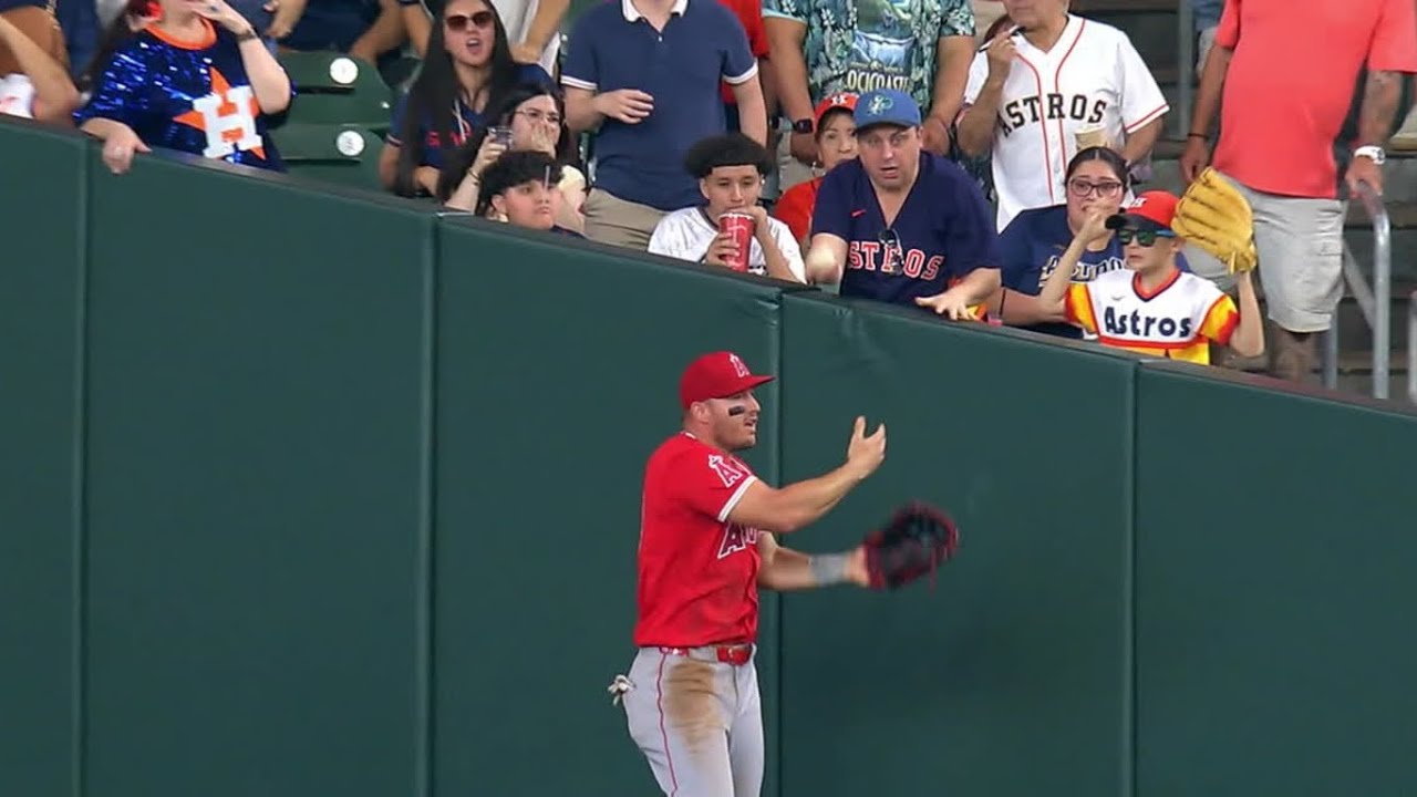 Astros Fan Interferes With Mike Trout, Cubs Mercy Rule Dodgers