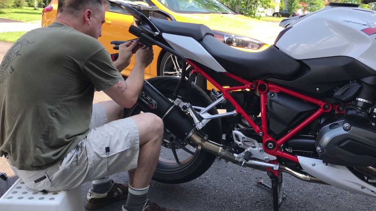 Shad luggage install, 2015 BMW R1200R
