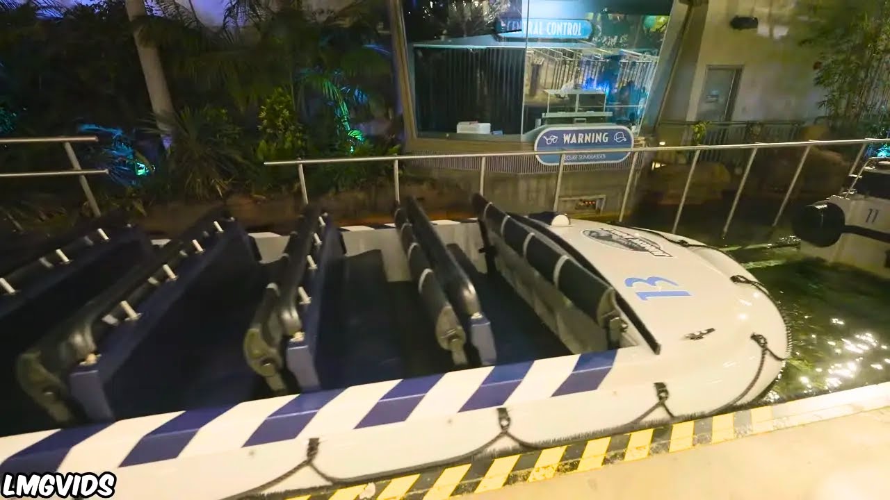 [4K] ALONE on Jurassic World ride | Universal Studios Hollywood | 4K 60FPS POV | 2024