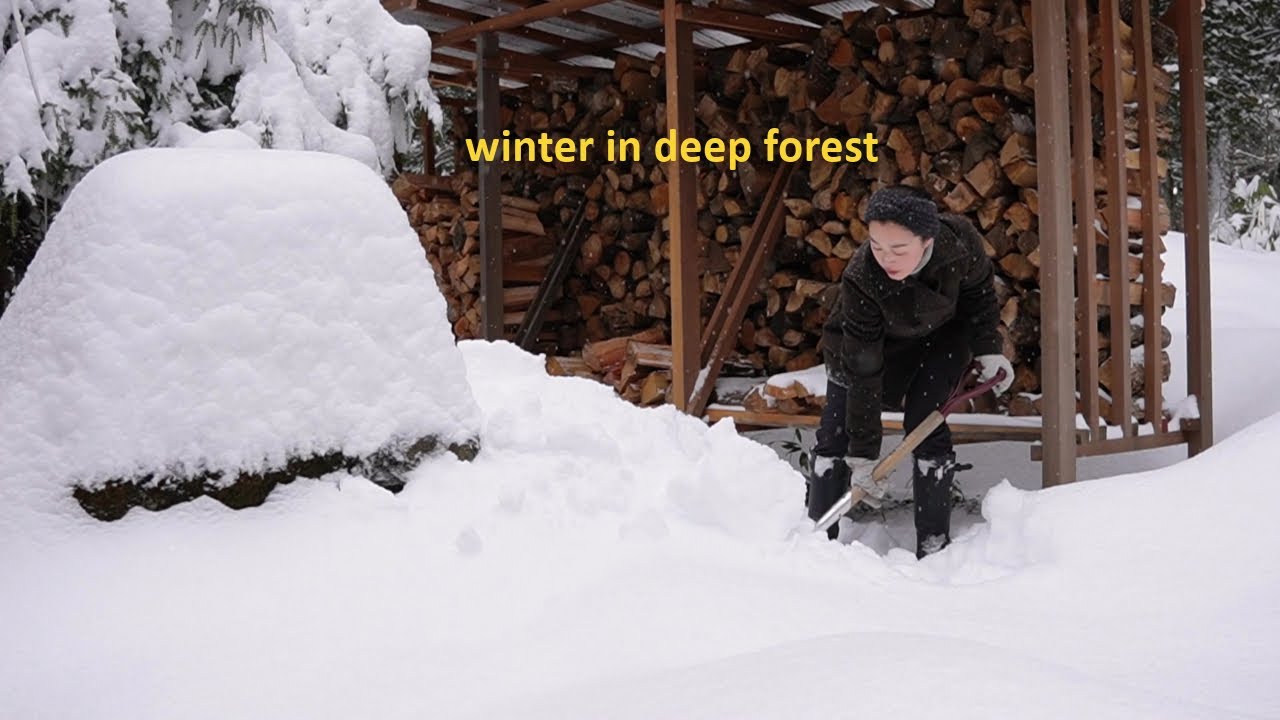 winter life in the woods. 標高1800m、冬の森暮らし｜雪かき、薪割り、キャンドル作り