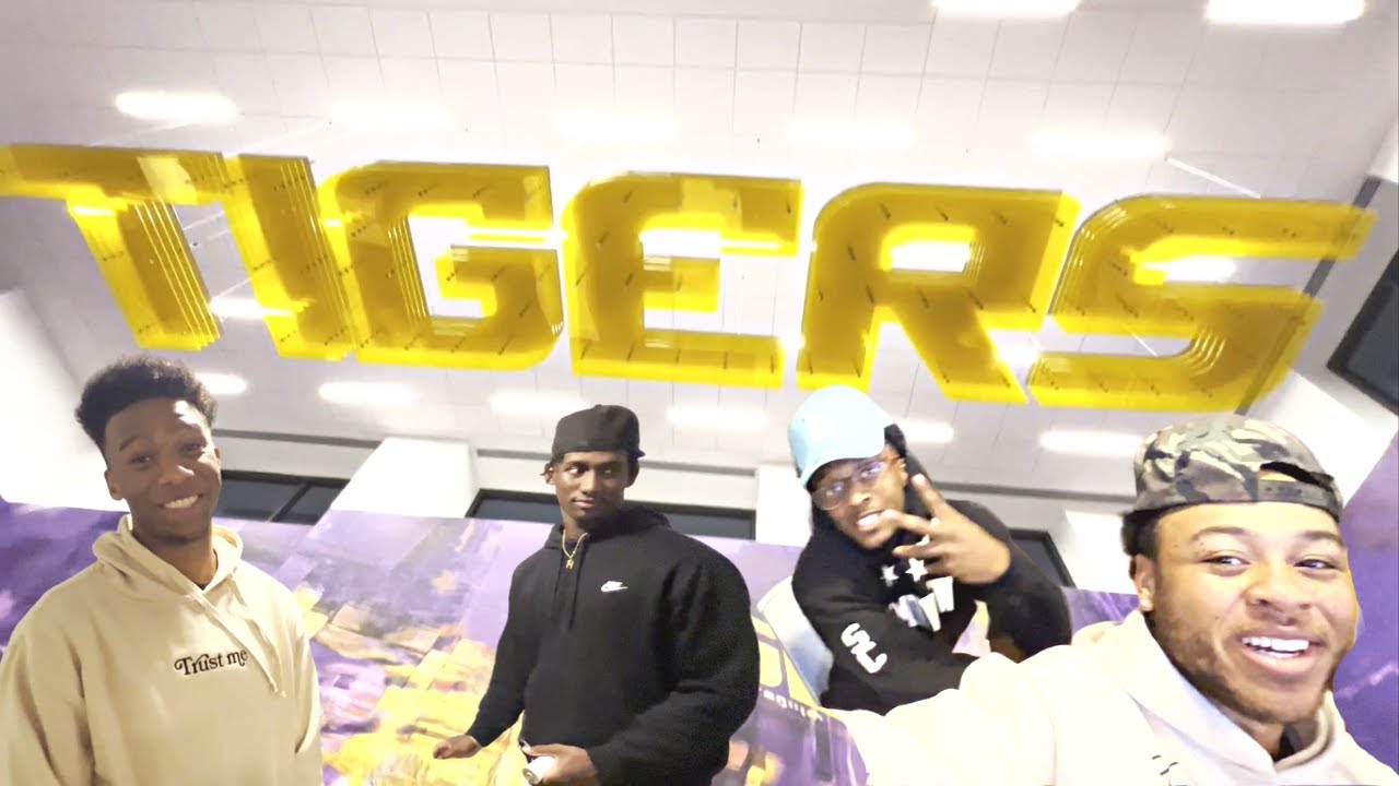 LSU FOOTBALL MOVE IN DAY....WITH 4TH RANKED DB