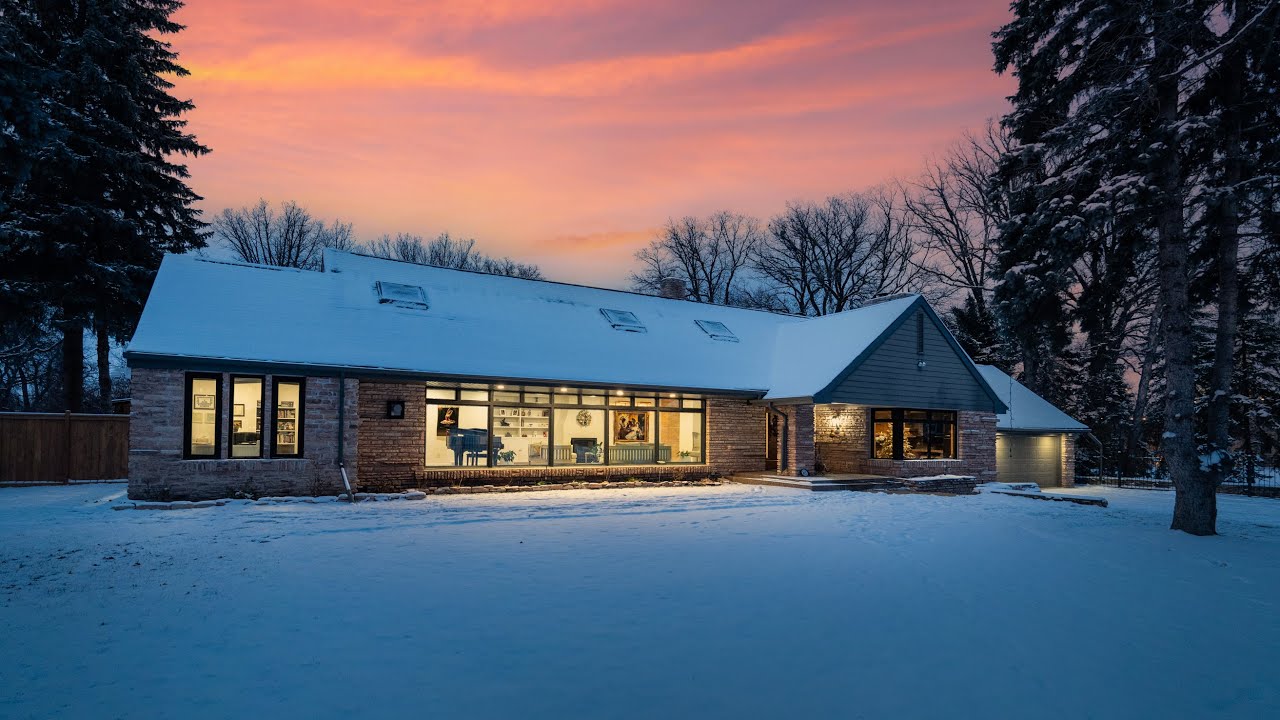 Winnipeg Luxury River Front Real Estate on Wellington Crescent