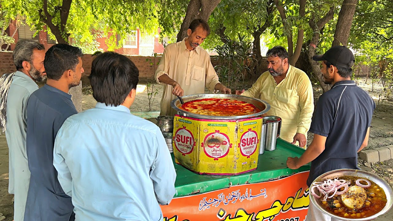 50/- Rs PAKISTANI CHEAPEST ROADSIDE CHANA BREAKFAST 😍 LAHORI DIFFERENT STYLE KOFTA CHOLE -DHABA FOOD