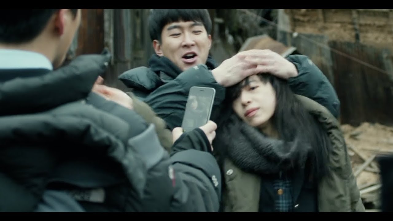 살인자의 딸에게 가해지는 끔찍한 괴롭힘을 다룬 영화_눈발 [고독해2]