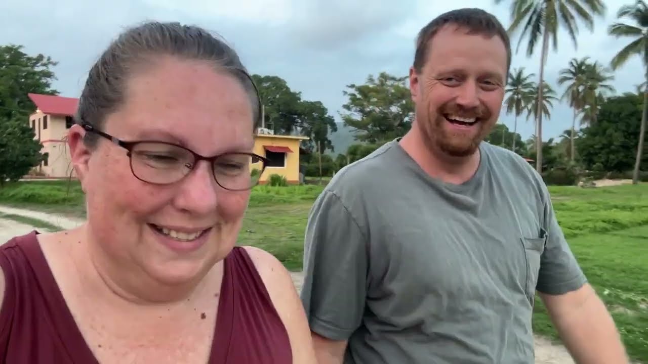 Life in Mexico Vlog…Graduation…airport…beach…Puerto Escondido, Oaxaca