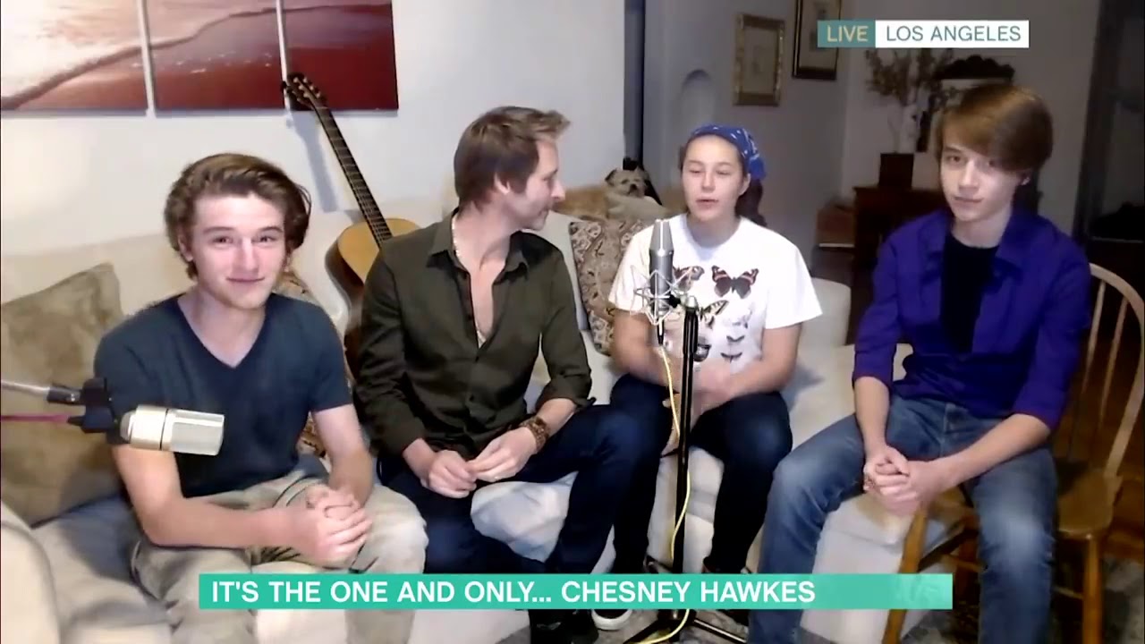 Chesney Hawkes Performs Lockdown Version Of Hit Single One And Only With His Family on This Morning