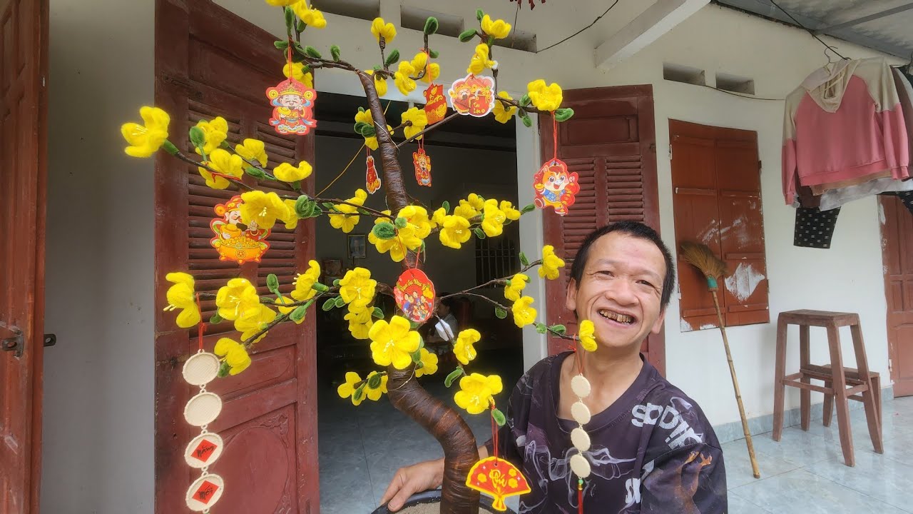 Chơi Tết nhà A Đông tí hon quất mai vàng rực rỡ. Hoàng Hiền