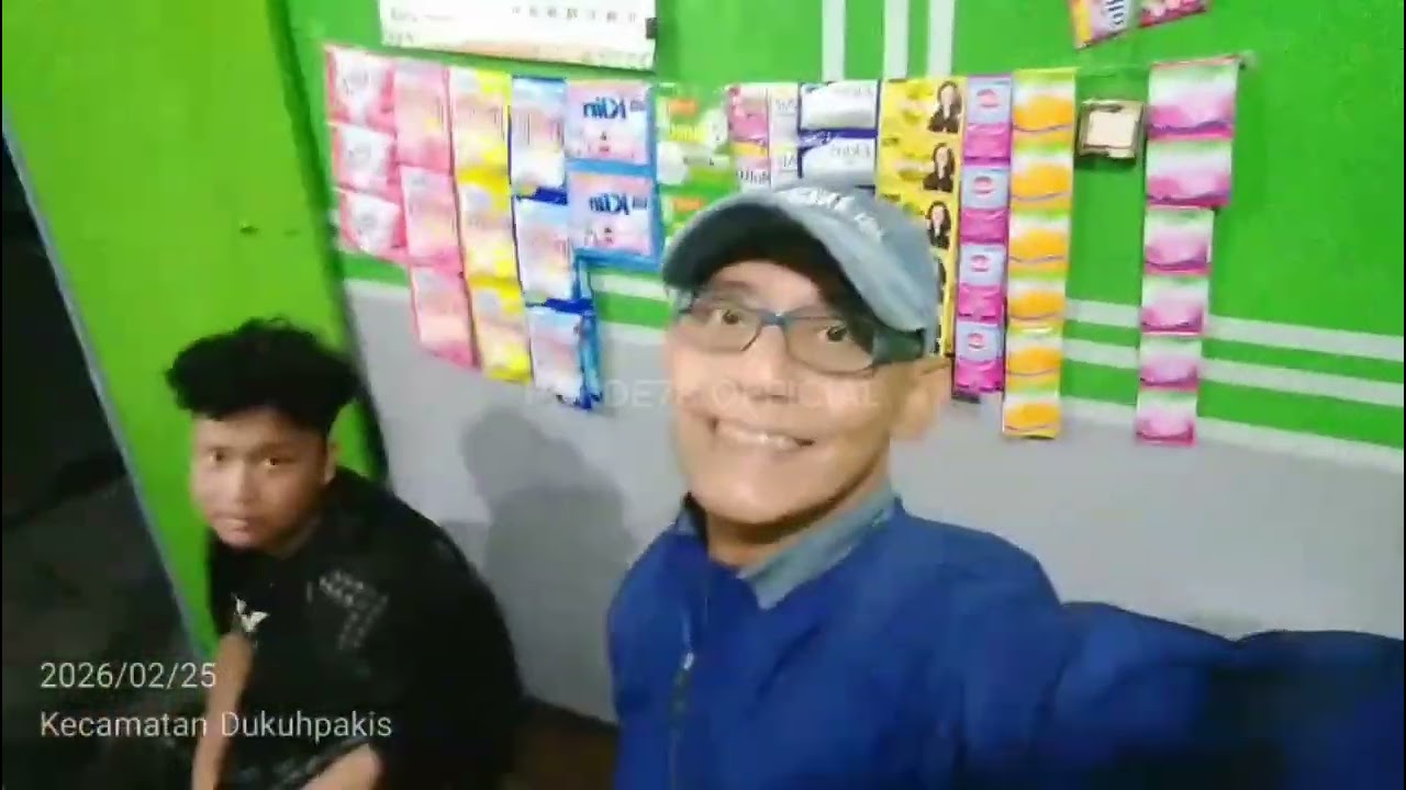 Seperti biasa,jagong sambil nunggu saatnya sahur di warung kopi pak Shodik 88
