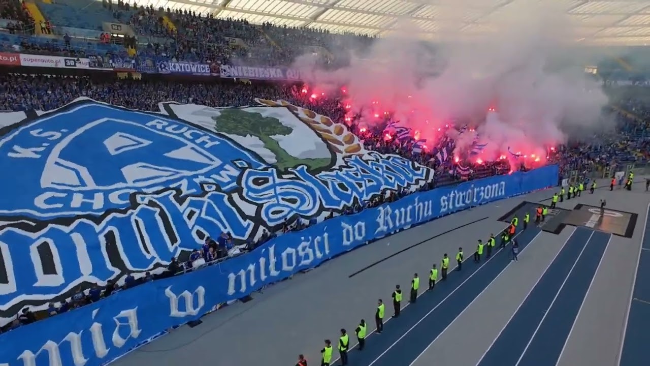 Ruch Chorzów vs Polonia Bytom 24.08.2025 widok z drona i murawy | Oprawa Ultras Niebiescy 