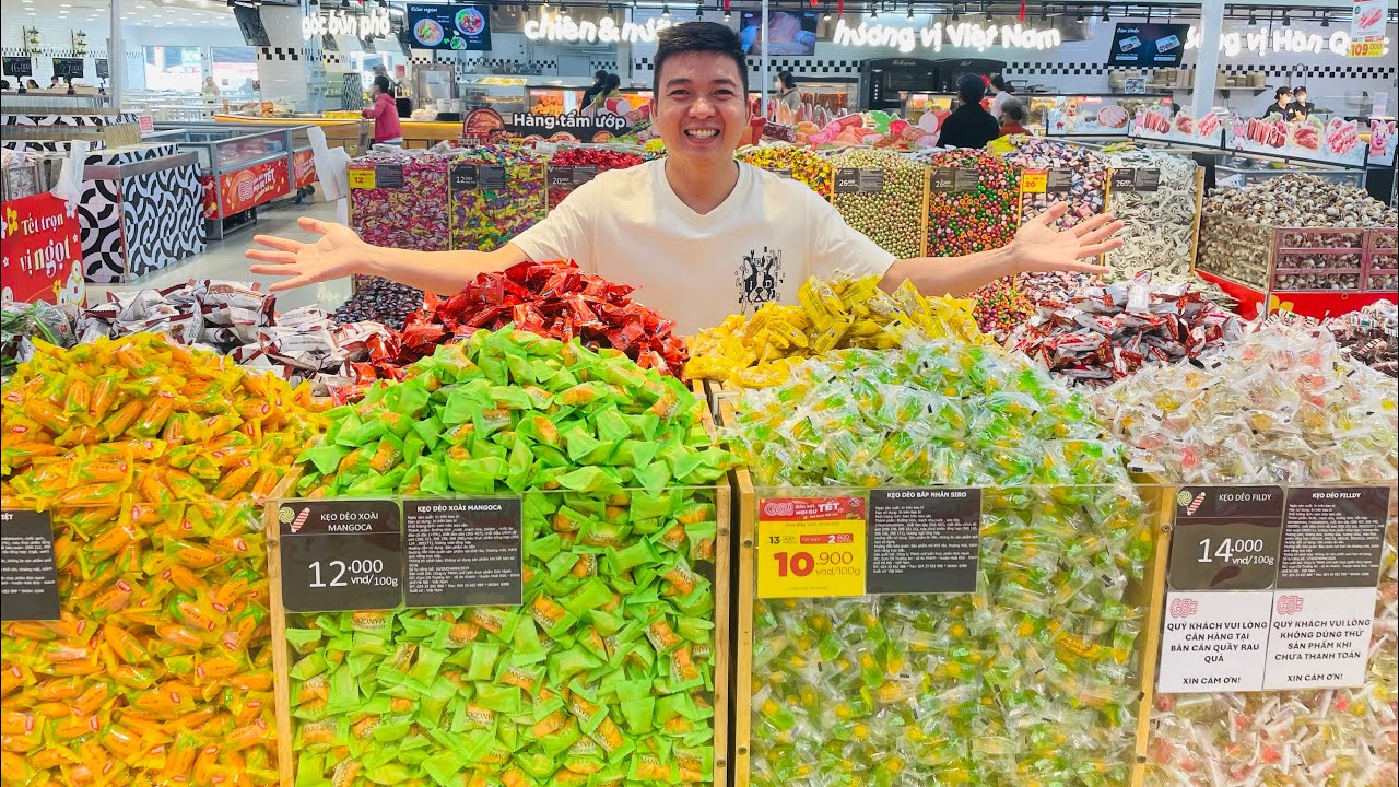 Khủng Khiếp SIÊU THỊ Bánh Mứt, Lạp Xuởng, Dưa Kiệu TẾT Này Giá Có Rẻ?